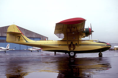 In what looks like newly applied Saskatchewan colours, C-FNJF is seen her in Toronto during May 1981 Photo: Caz Caswell